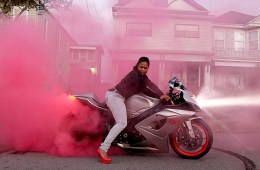 "Caramel Curves" de Akasha Rabut